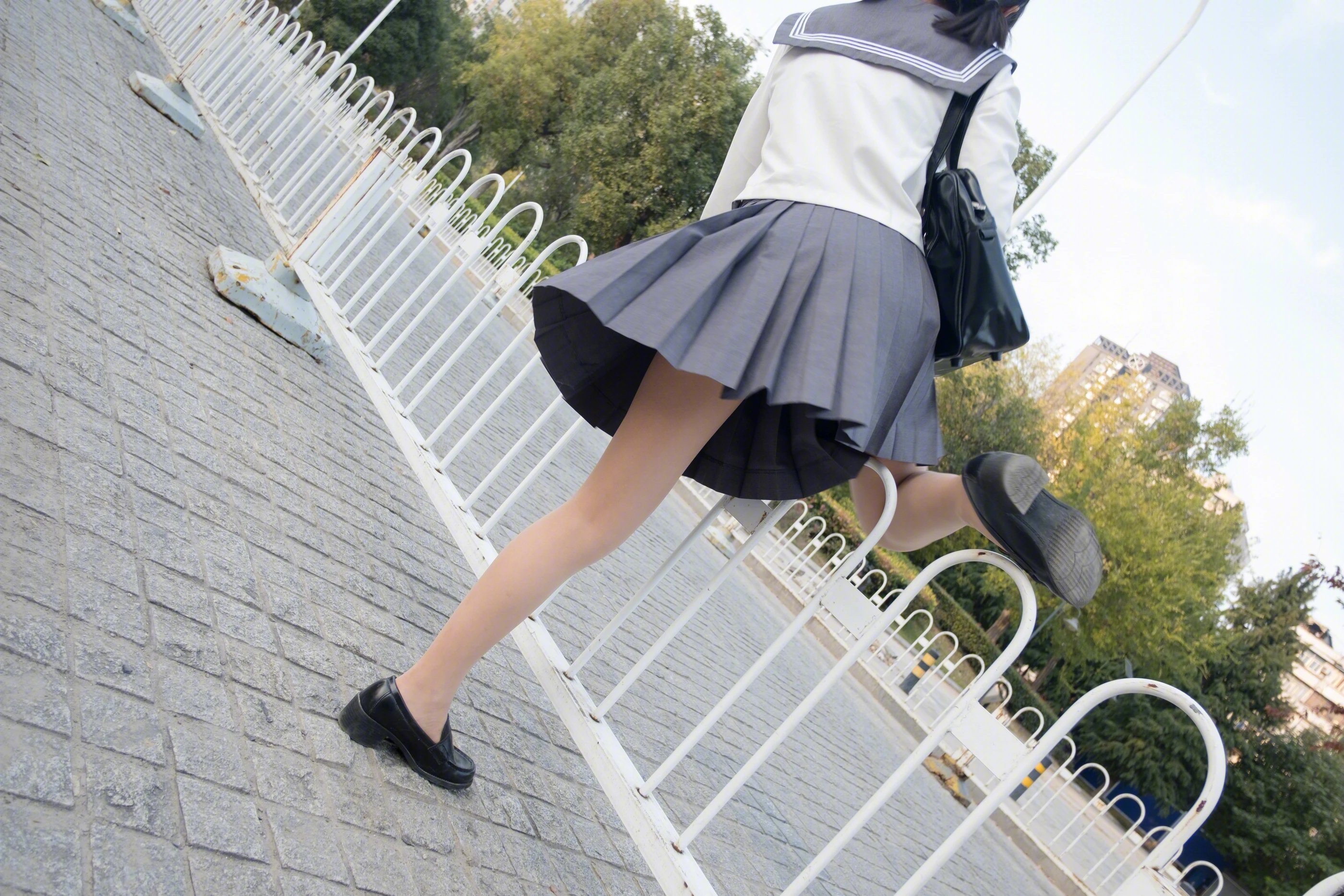 森萝财团 BETA-009 [44P]插图2